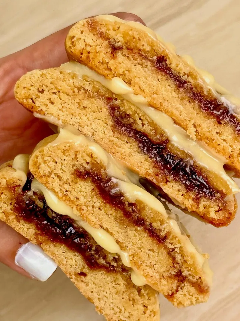 Galleta Munchie Cookies sabor Esto es Epico - Galleta con Snickers, chocolate, mani y caramelo salado